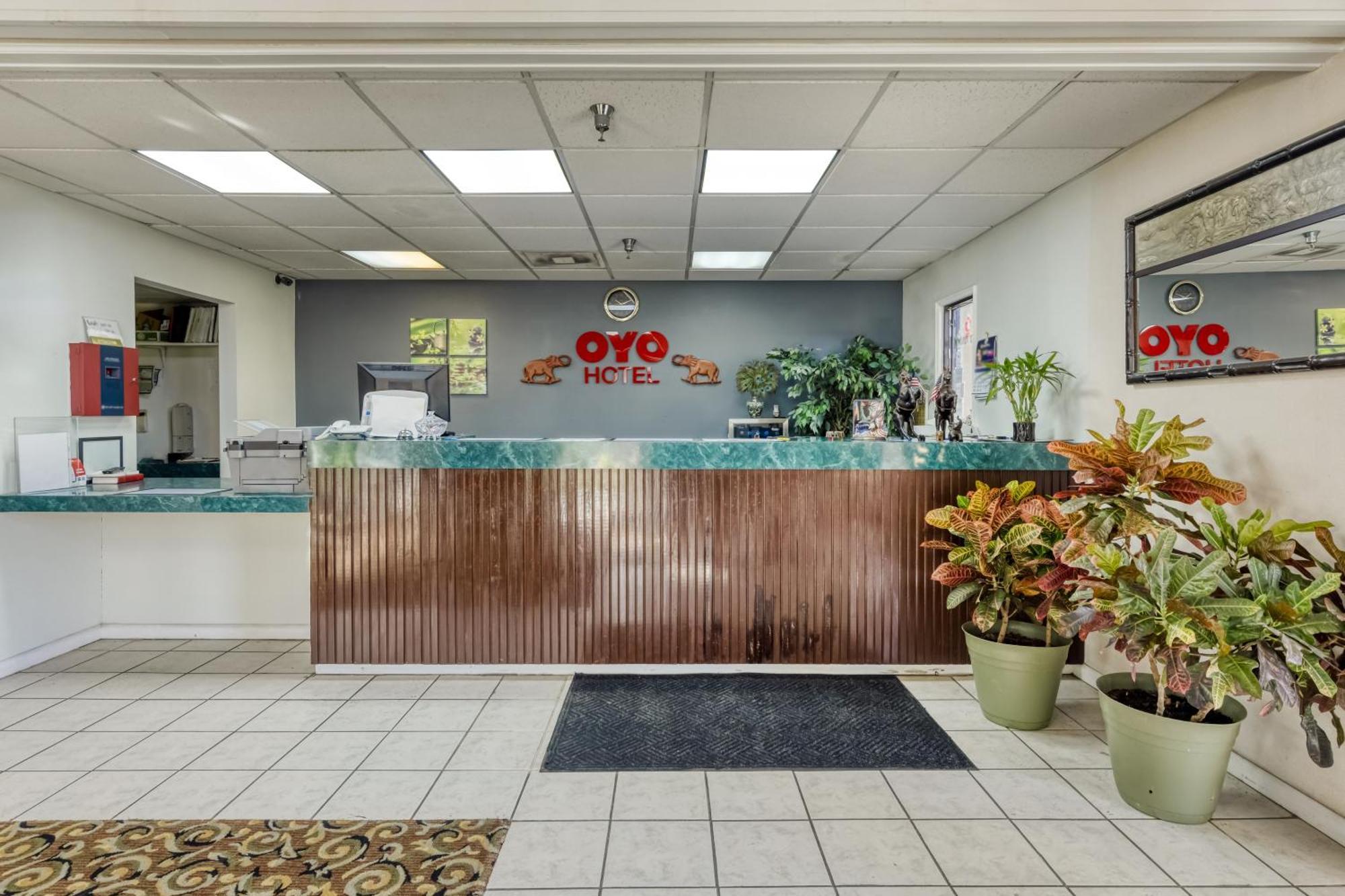 Oyo Hotel Grenada West Extérieur photo